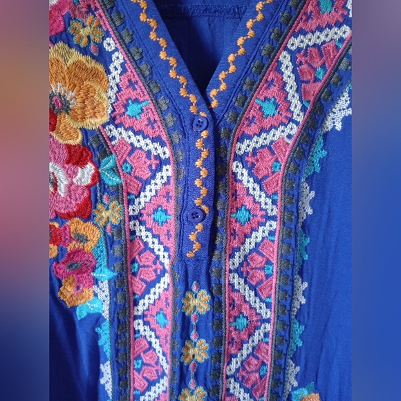 Andree By Unit Embroidered Blue Blouse Size 1X - Picture 5 of 11